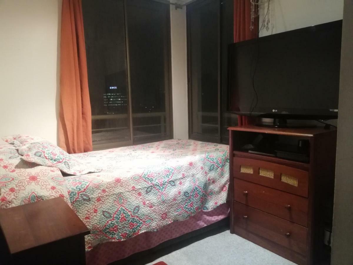 Una Habitacion Privada Con Bano Privado En Centro Historico Santiago de Chile Exteriör bild